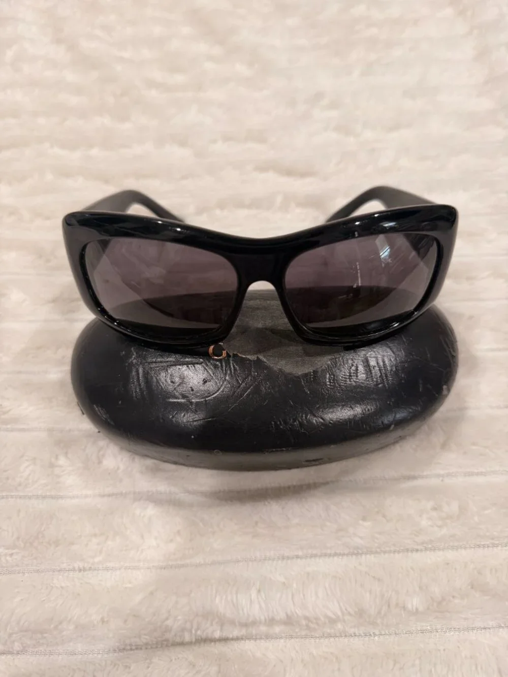 Gucci Black Oversized Rectangular Sunglasses